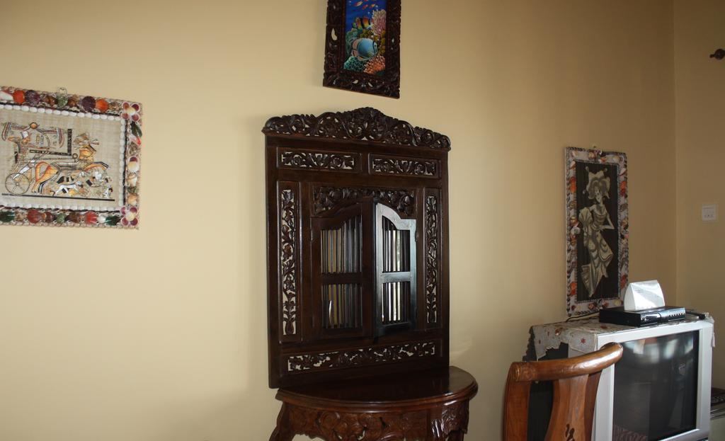 Cleopatra Beach Bungalows Hotel Lovina  Room photo