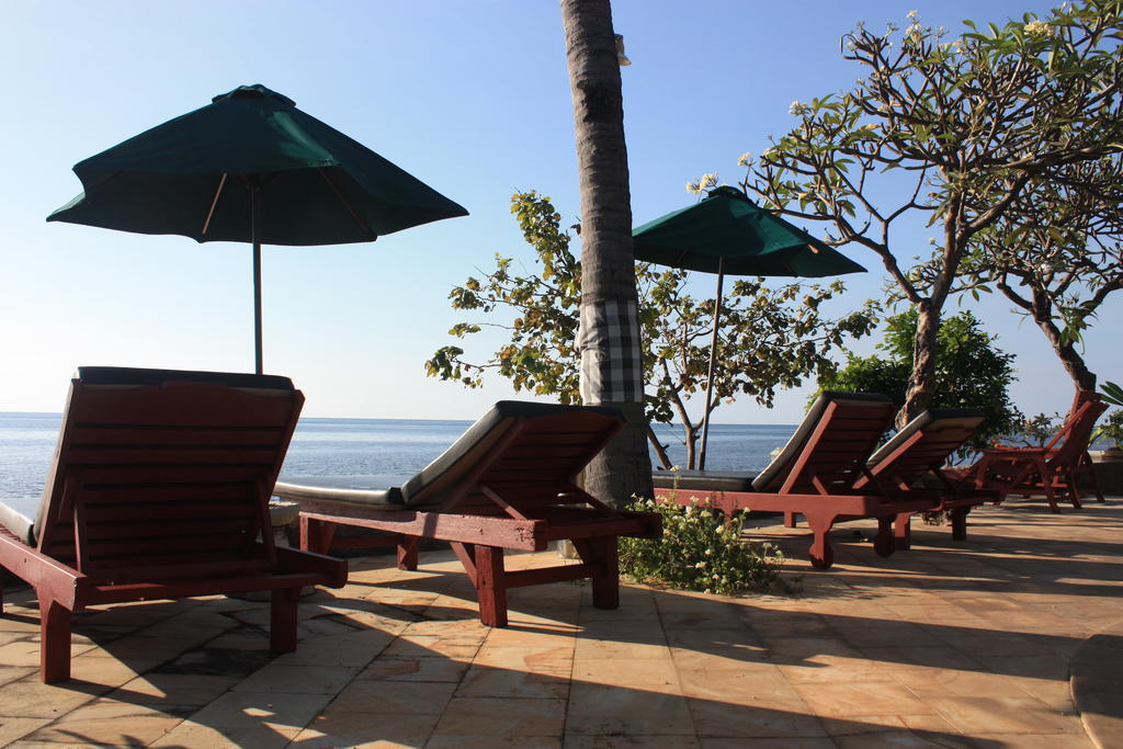 Cleopatra Beach Bungalows Hotel Lovina  Exterior photo